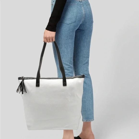 WALTER BAKER NWT CARLY TOTE WEEKENDER - Picture 1 of 6